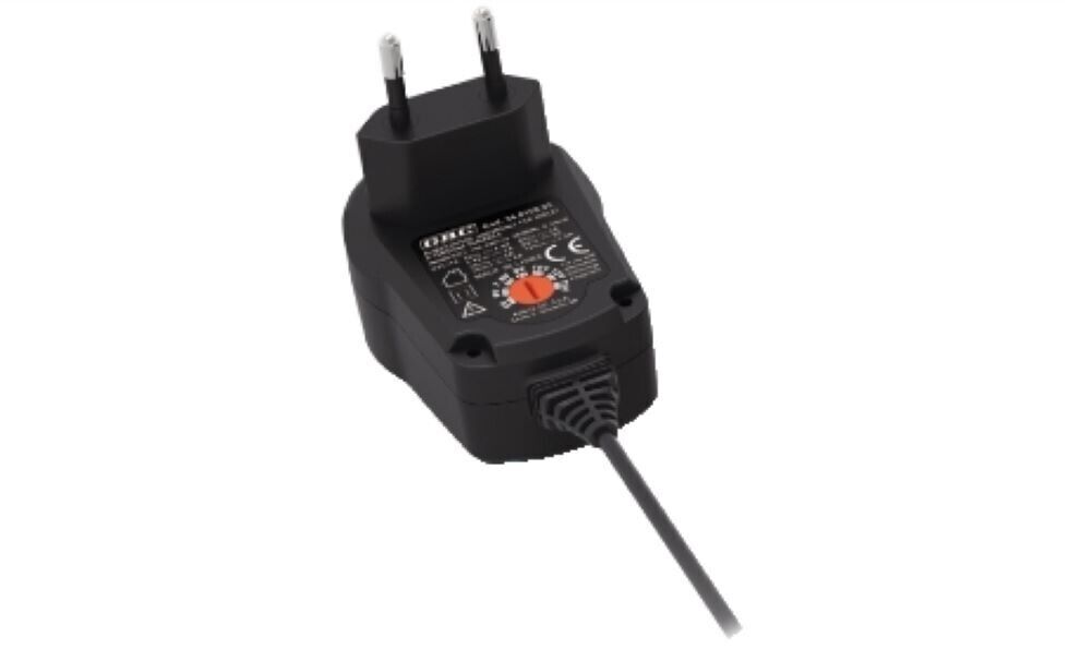 Alimentatore universale Spinotti intercambiabili tensione variabile 18W 2,4 MAX