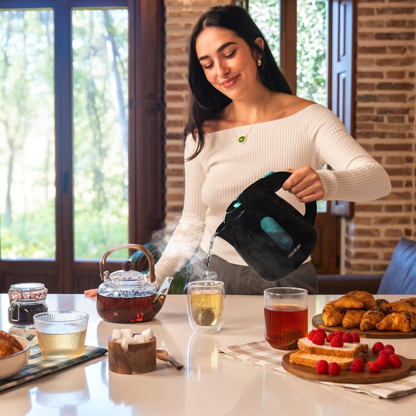 Bollitore elettrico Cecotec Thermosense 140 nero, capacità 1 litro, 2200 W