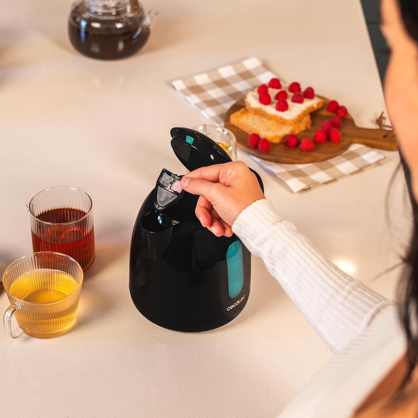 Bollitore elettrico Cecotec Thermosense 140 nero, capacità 1 litro, 2200 W