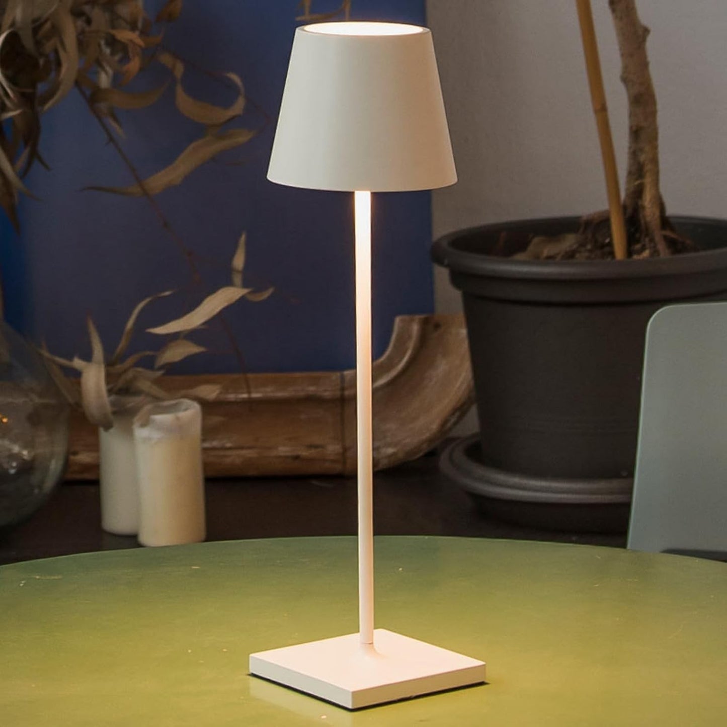 Lampada da tavolo ricaricabile bianca per interni/esterni realizzata dimmerabile