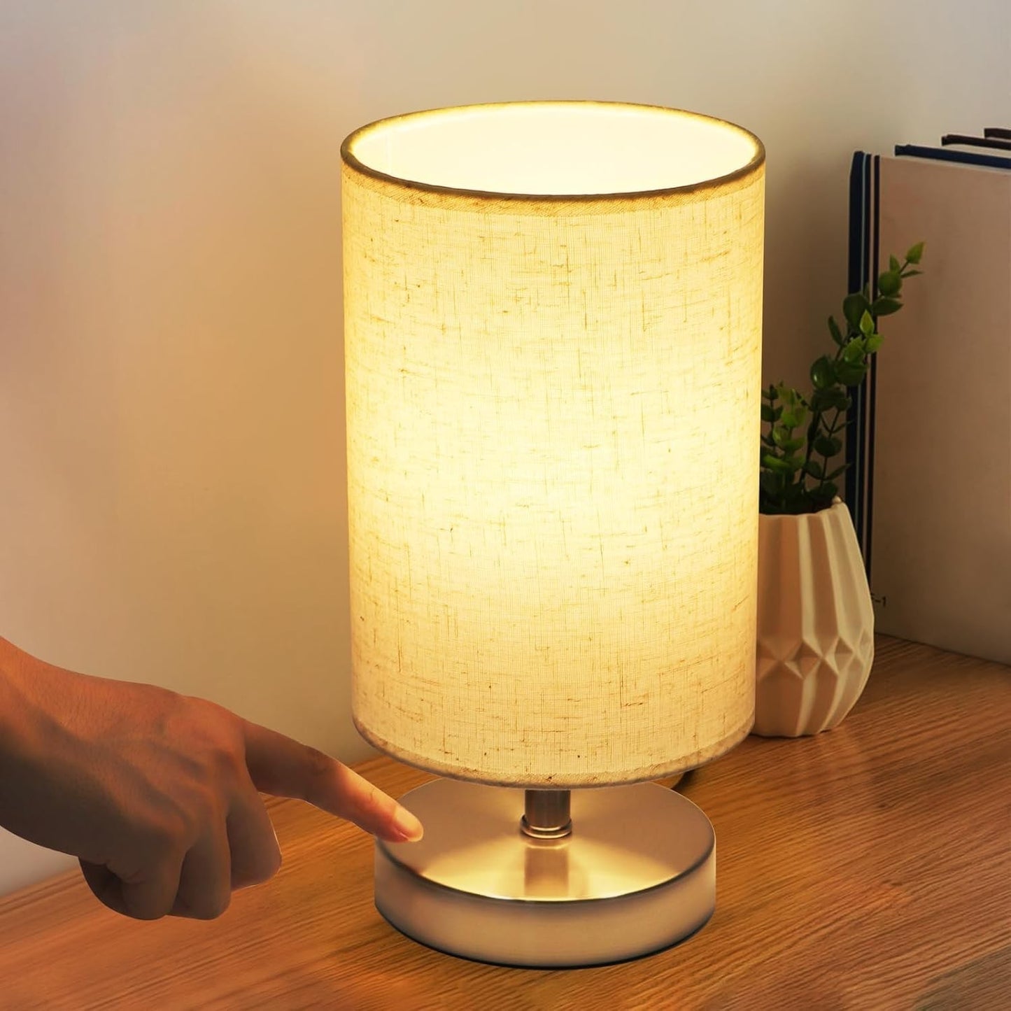 Lampada da comodino moderna a LED paralume in tessuto di lino beige lampada