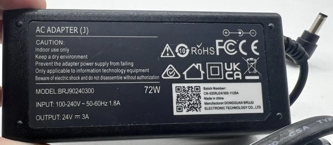 Alimentatore 24V 3A 72W 100-240V AC/DC Switching BRJ90240300 Nero 3 Pin Desktop